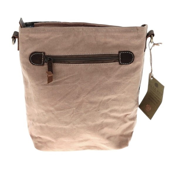 Clea Ray Recycled Canvas Dog Paw Bone Print Crossbody Bag Faux Fur Panel NWT - Picture 2 of 7